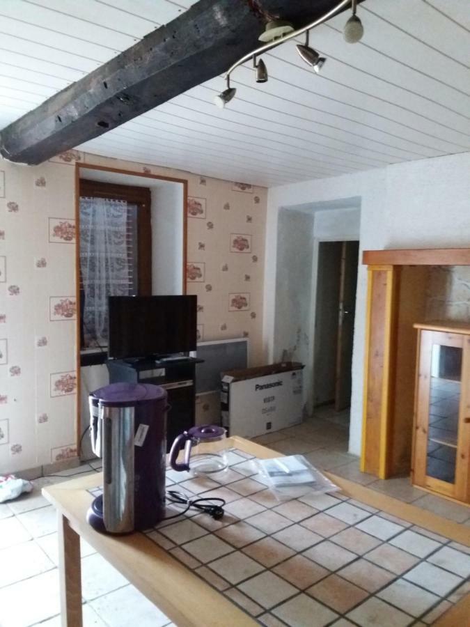 Martin Villa Saint-Gal-sur-Sioule Bagian luar foto